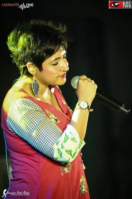 Lagnajita Chakraborty performing at a BlackEyed event