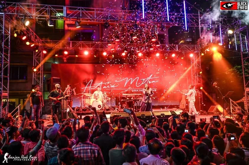Antara Mitra Live at Beleghata — event photograph 1