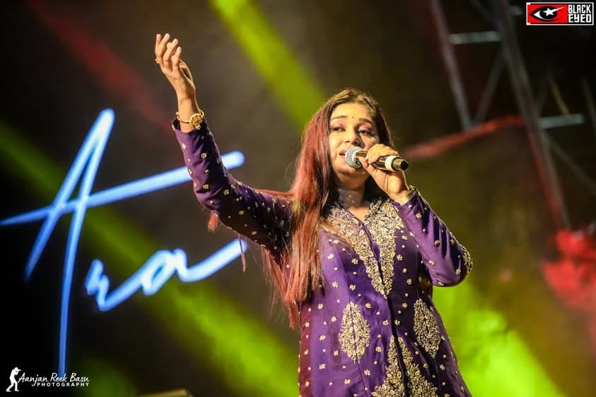 Antara Mitra Live at Beleghata — event photograph 8
