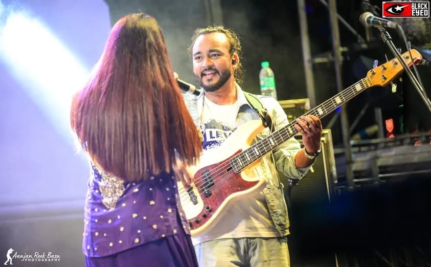 Antara Mitra Live at Beleghata — event photograph 14