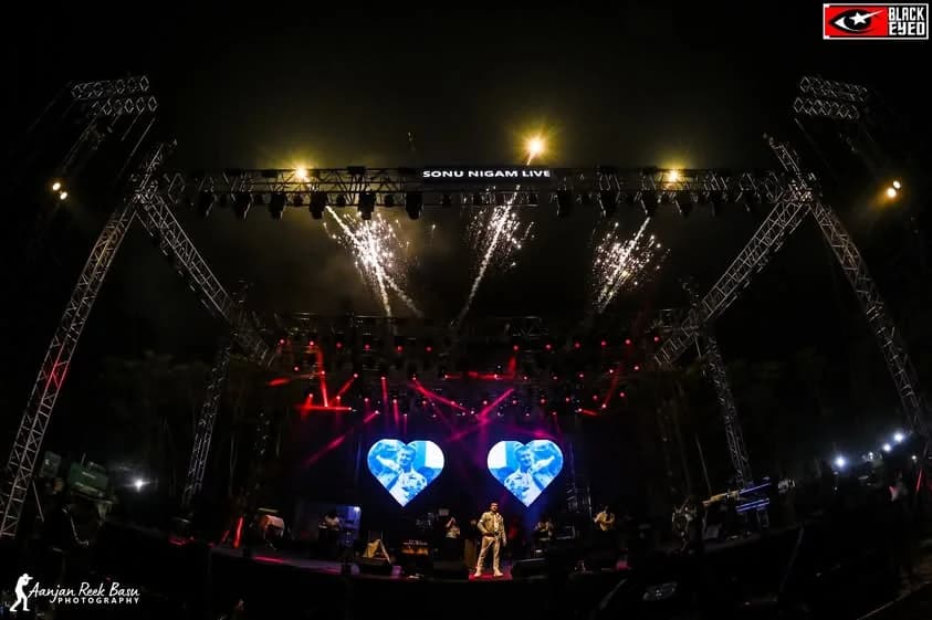 Sonu Nigam Live at Sanaka, Durgapur — event photograph 6
