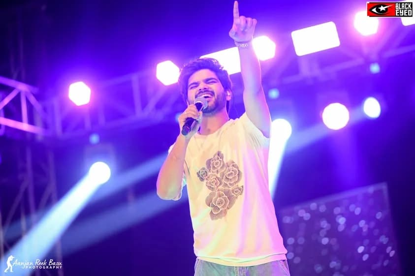 Salman Ali Live at Itahar College — event photograph 5