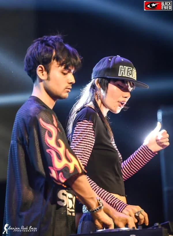 Zephyrtone performing at a BlackEyed event