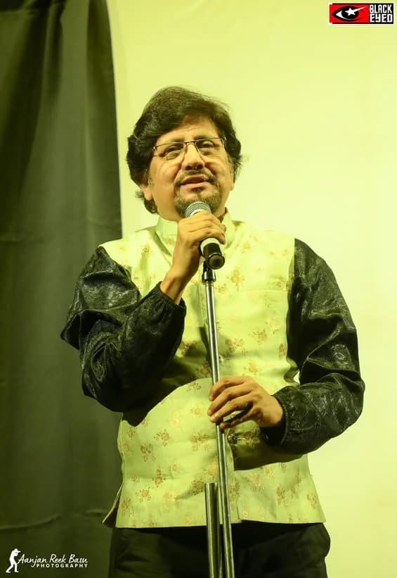 Amar Sen performing at a BlackEyed event