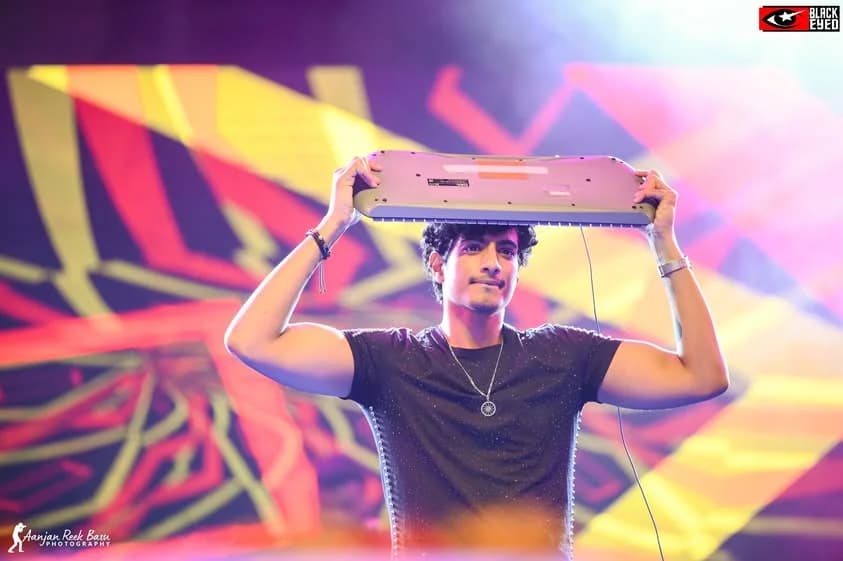 Palak & Palash Mucchal Live at New Barrackpore — event photograph 6