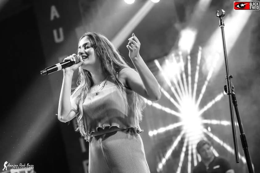 Aakanksha Sharma Live at College of Medicine & JNM Hospital — event photograph 4