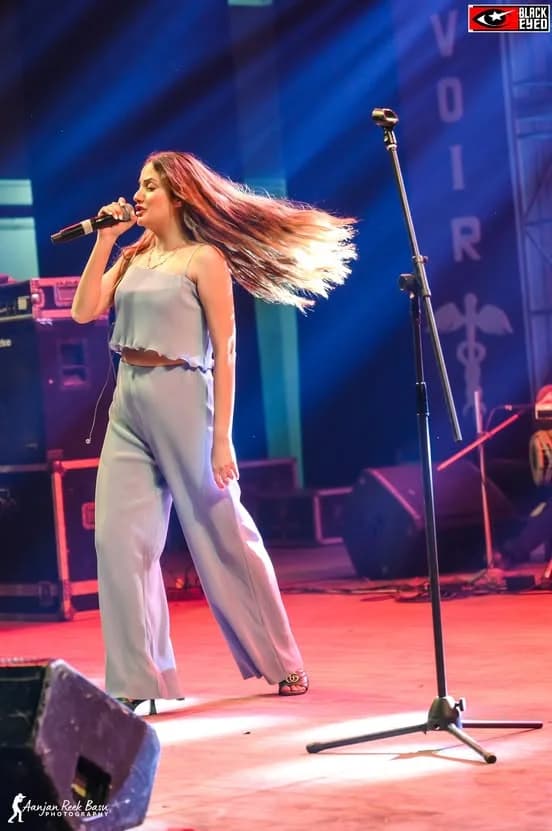 Aakanksha Sharma Live at College of Medicine & JNM Hospital — event photograph 5