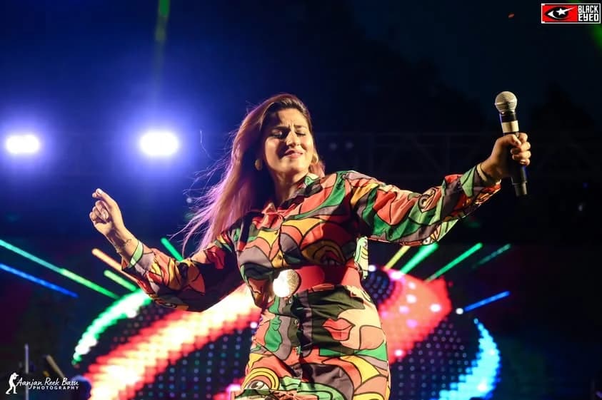 Trissha Chatterjee Live at Prafulla Chandra College — event photograph 4