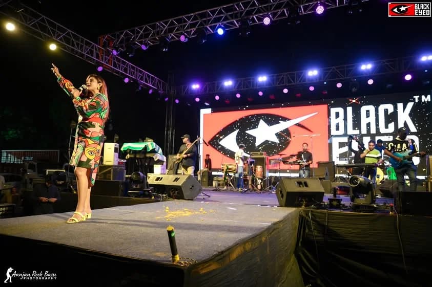 Trissha Chatterjee Live at Prafulla Chandra College — event photograph 6