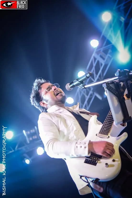 Emon Chatterjee performing at a BlackEyed event