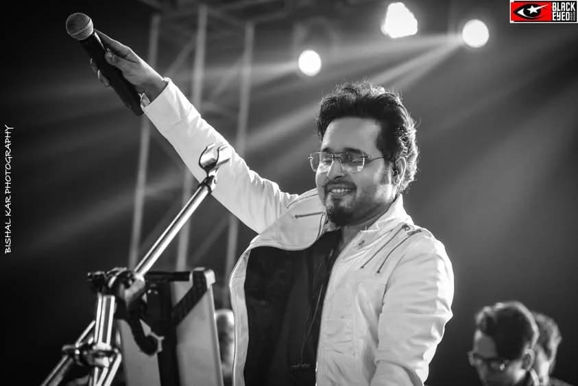 Emon Chatterjee Live — event photograph 9