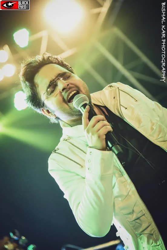 Emon Chatterjee Live — event photograph 14
