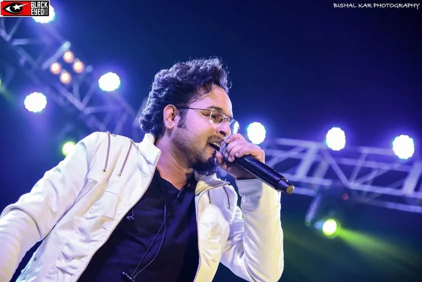 Emon Chatterjee Live — event photograph 16