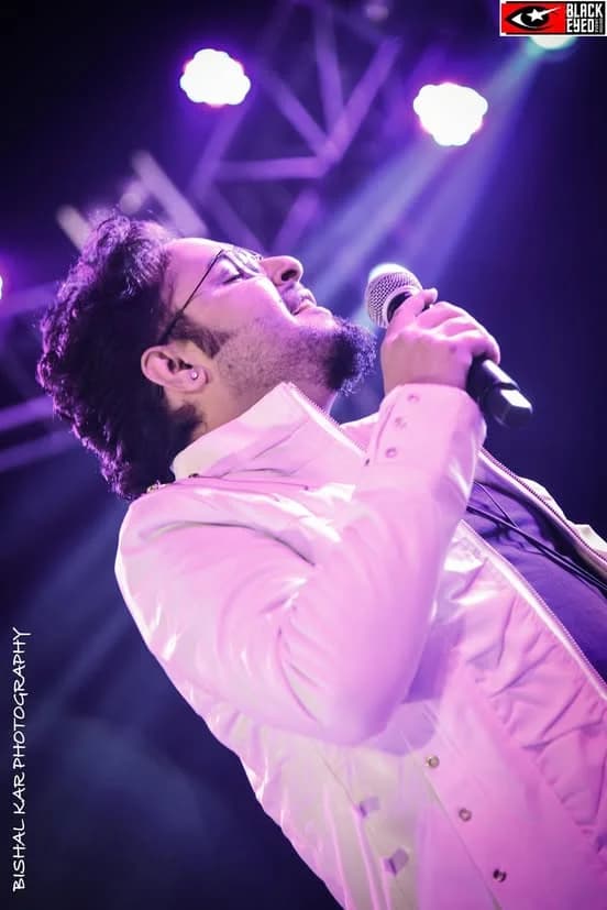 Emon Chatterjee Live — event photograph 18