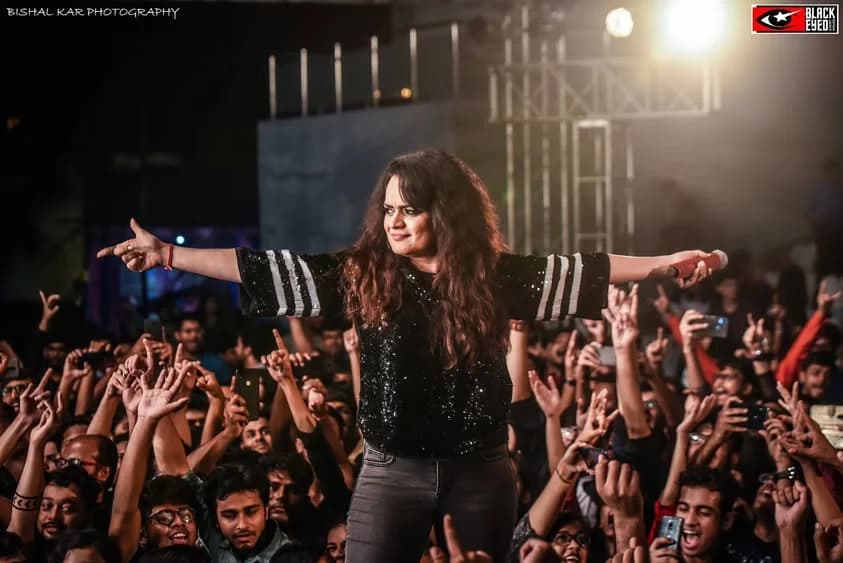 Aditi Singh Sharma Live — event photograph 4