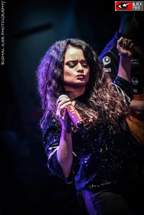 Aditi Singh Sharma Live — event photograph 5