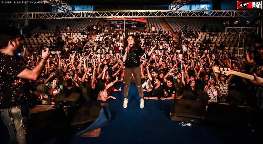 Aditi Singh Sharma Live — event photograph 8