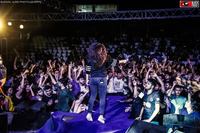 Aditi Singh Sharma Live — event photograph 9