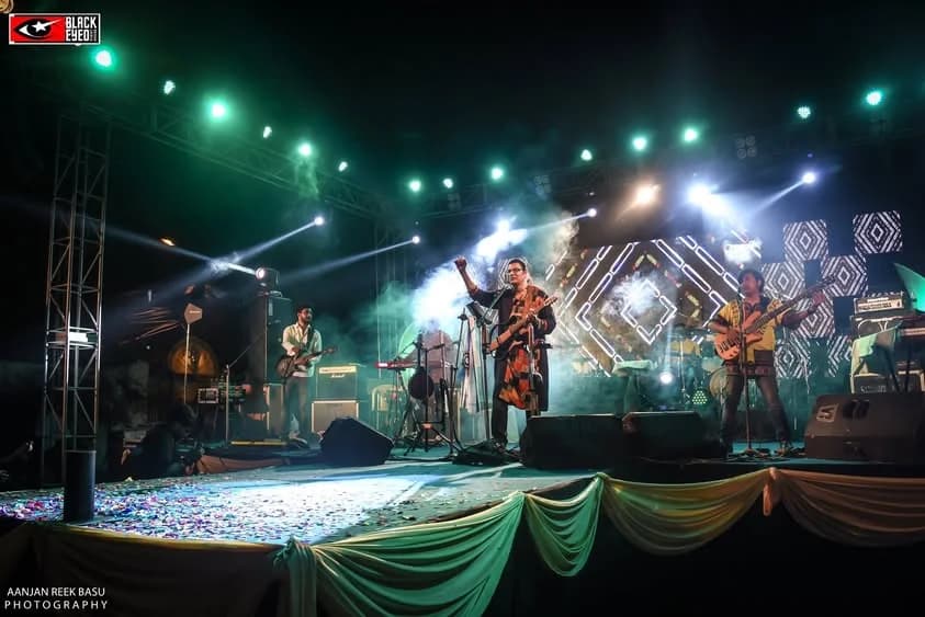 Surojit O Bondhura Live — event photograph 10