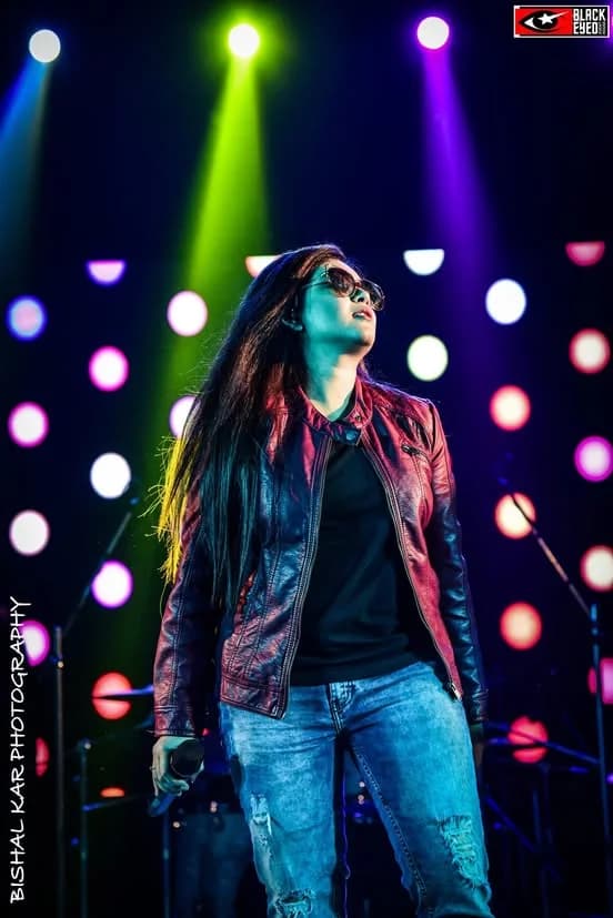 Prashmita Paul Live at Krishnanagar — event photograph 2