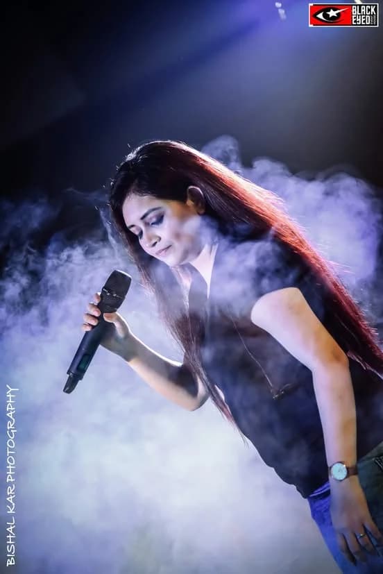 Prashmita Paul Live at Krishnanagar — event photograph 10