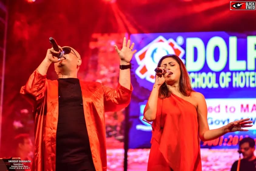 Samidh & Urvi LIVE — event photograph 11