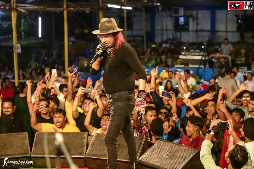 Vinod Rathod & Chandni Mukherjee LIVE — event photograph 8