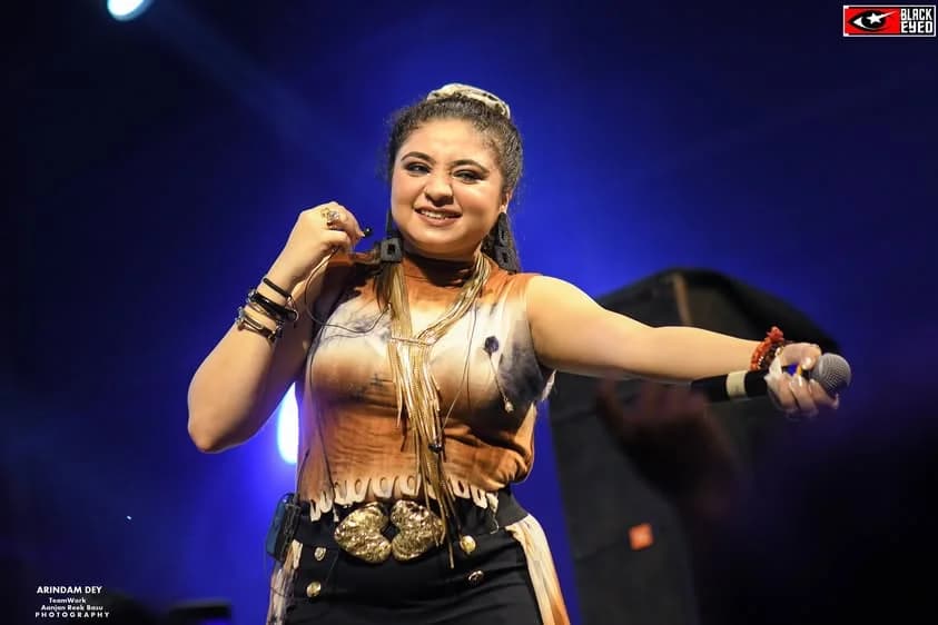 Vinod Rathod & Chandni Mukherjee LIVE — event photograph 13