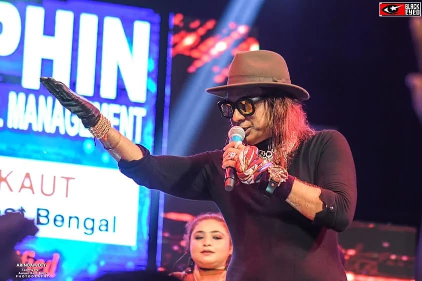 Vinod Rathod & Chandni Mukherjee LIVE — event photograph 16