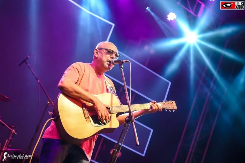 Anjan Dutt performing at a BlackEyed event