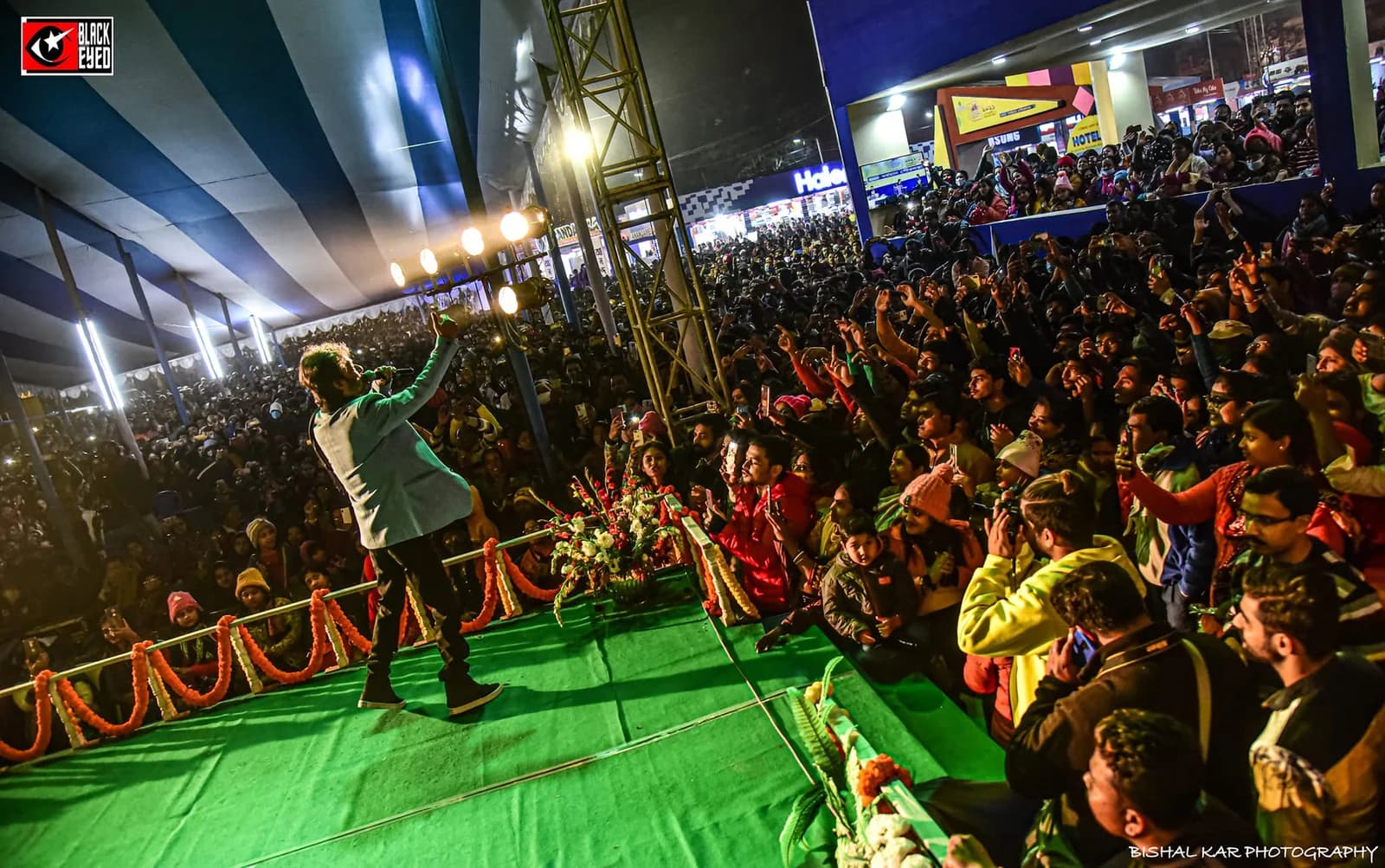 Nachiketa Chakraborty LIVE at Burdwan Poura Utsav — event photograph 18