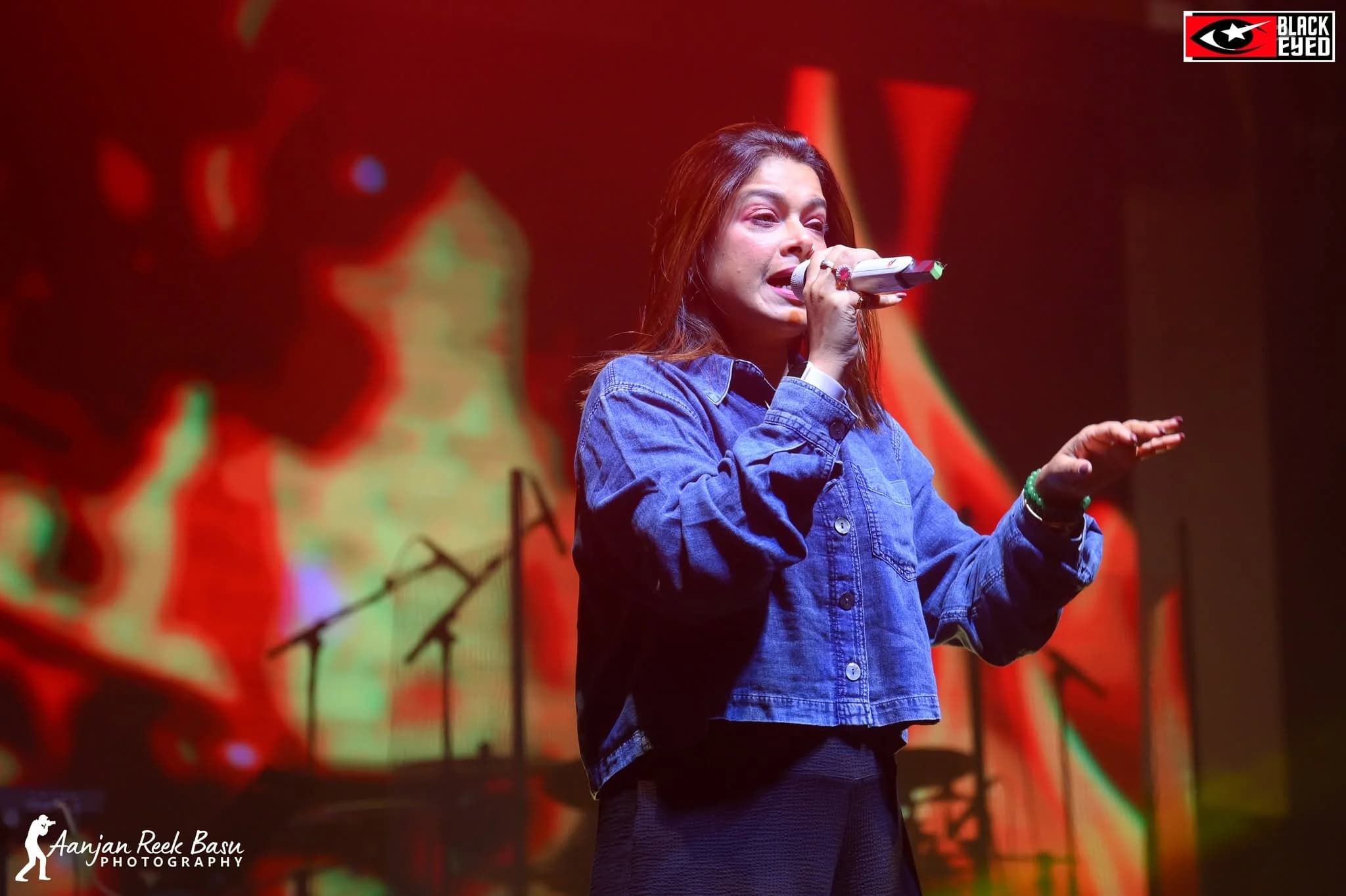 Iman Chakraborty live performance — BlackEyed event photograph 711