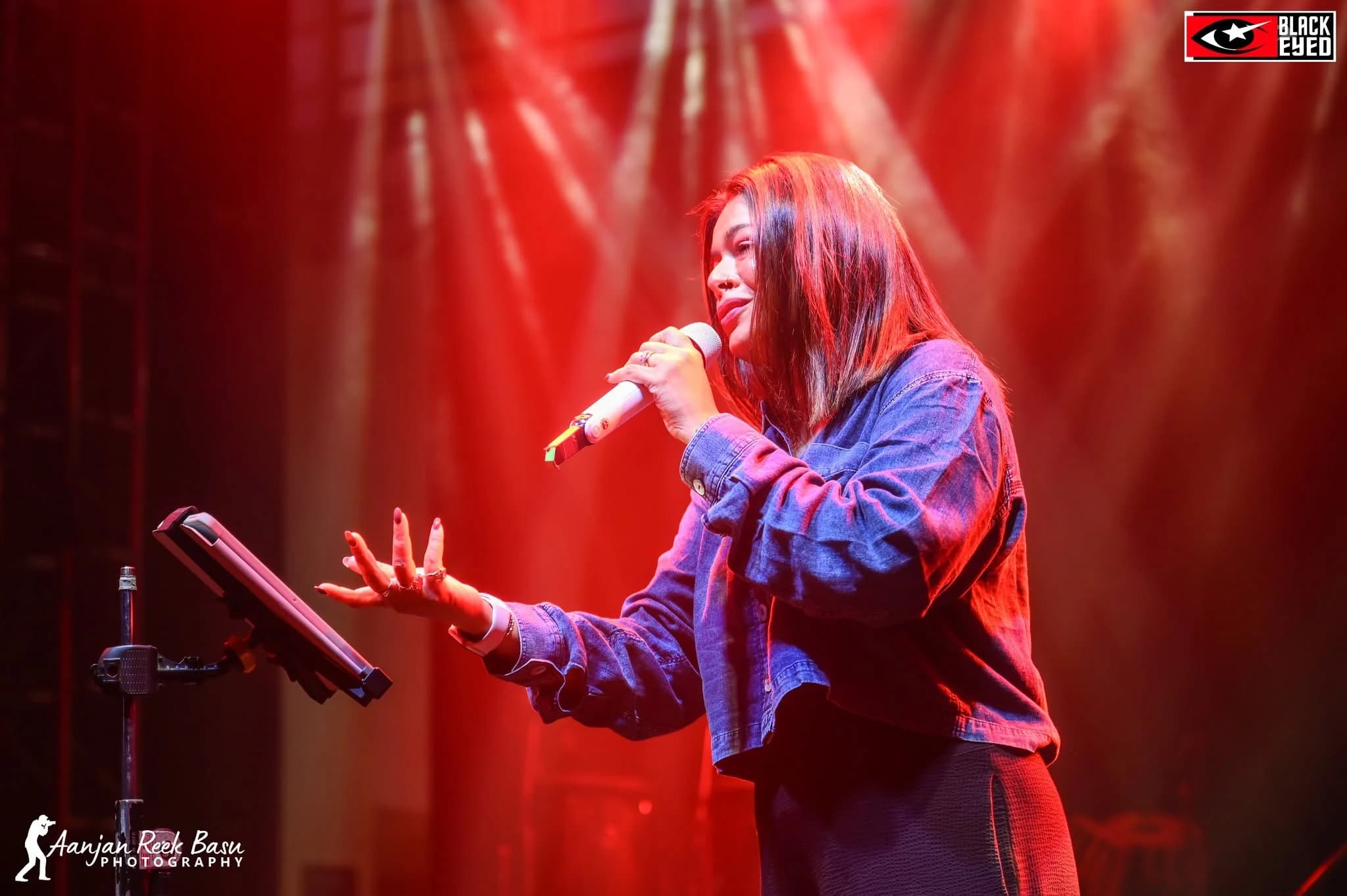 Iman Chakraborty live performance — BlackEyed event photograph 709