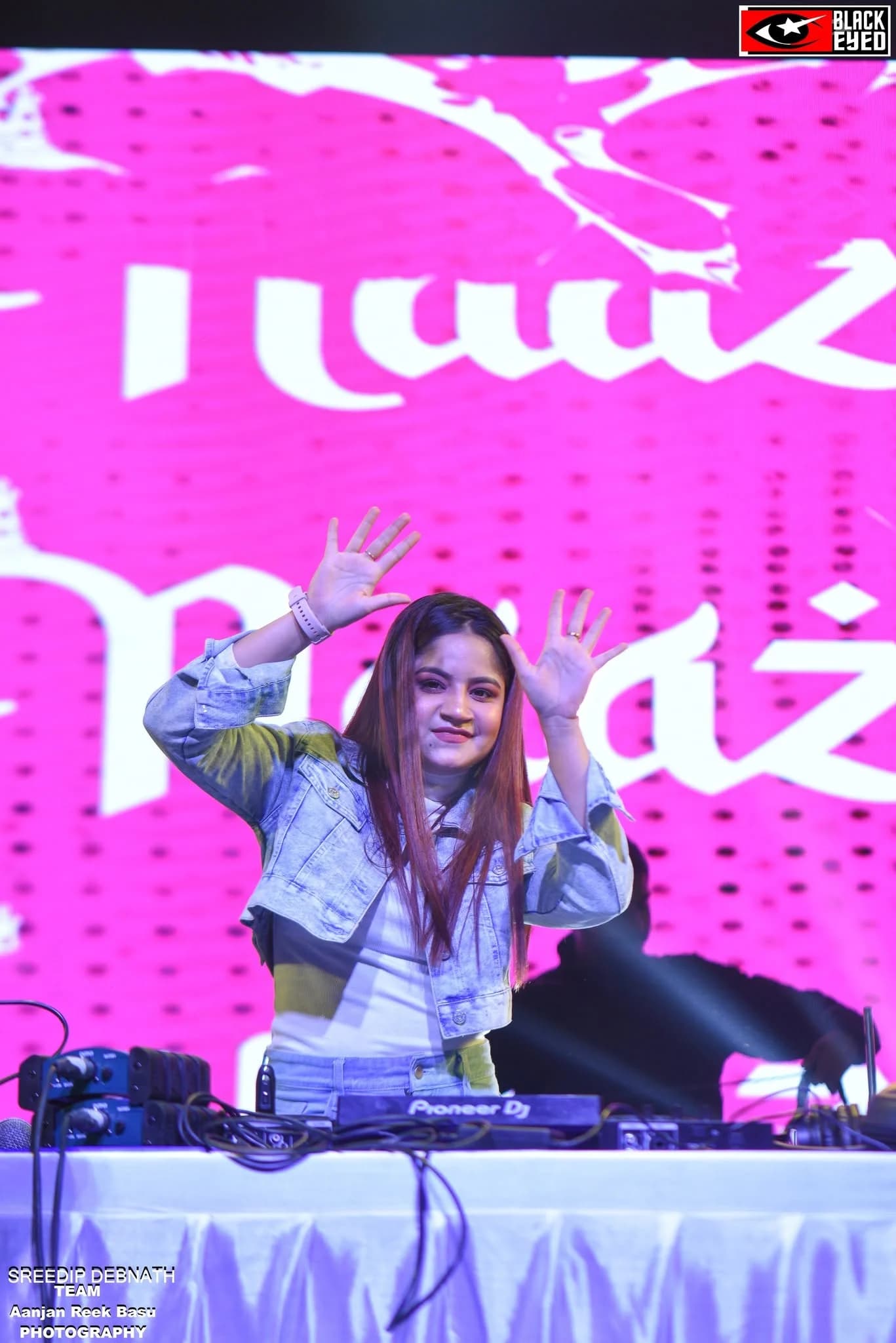 DJ Naaz live at Aquatica — BlackEyed event photograph 385