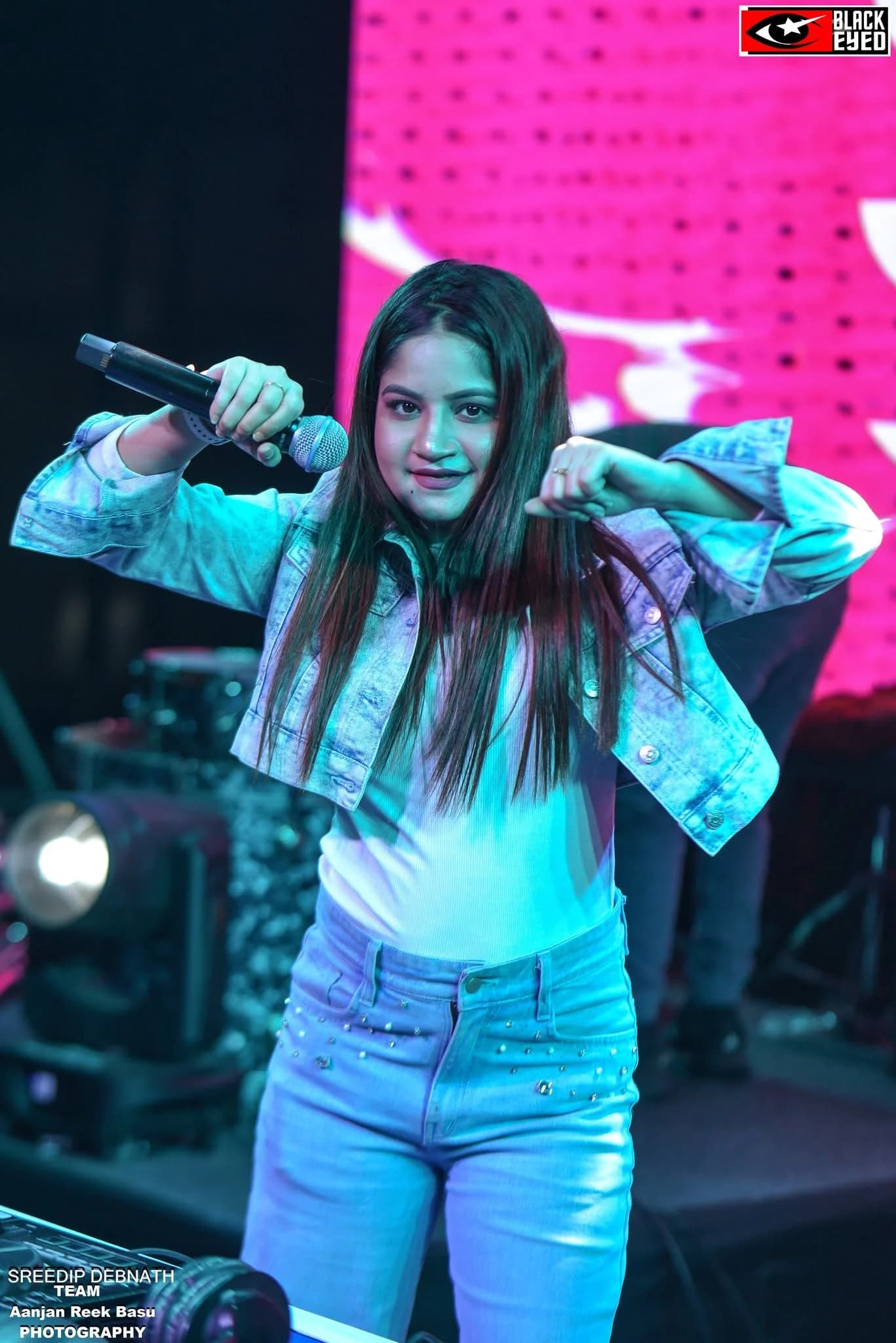 DJ Naaz live at Aquatica — BlackEyed event photograph 388