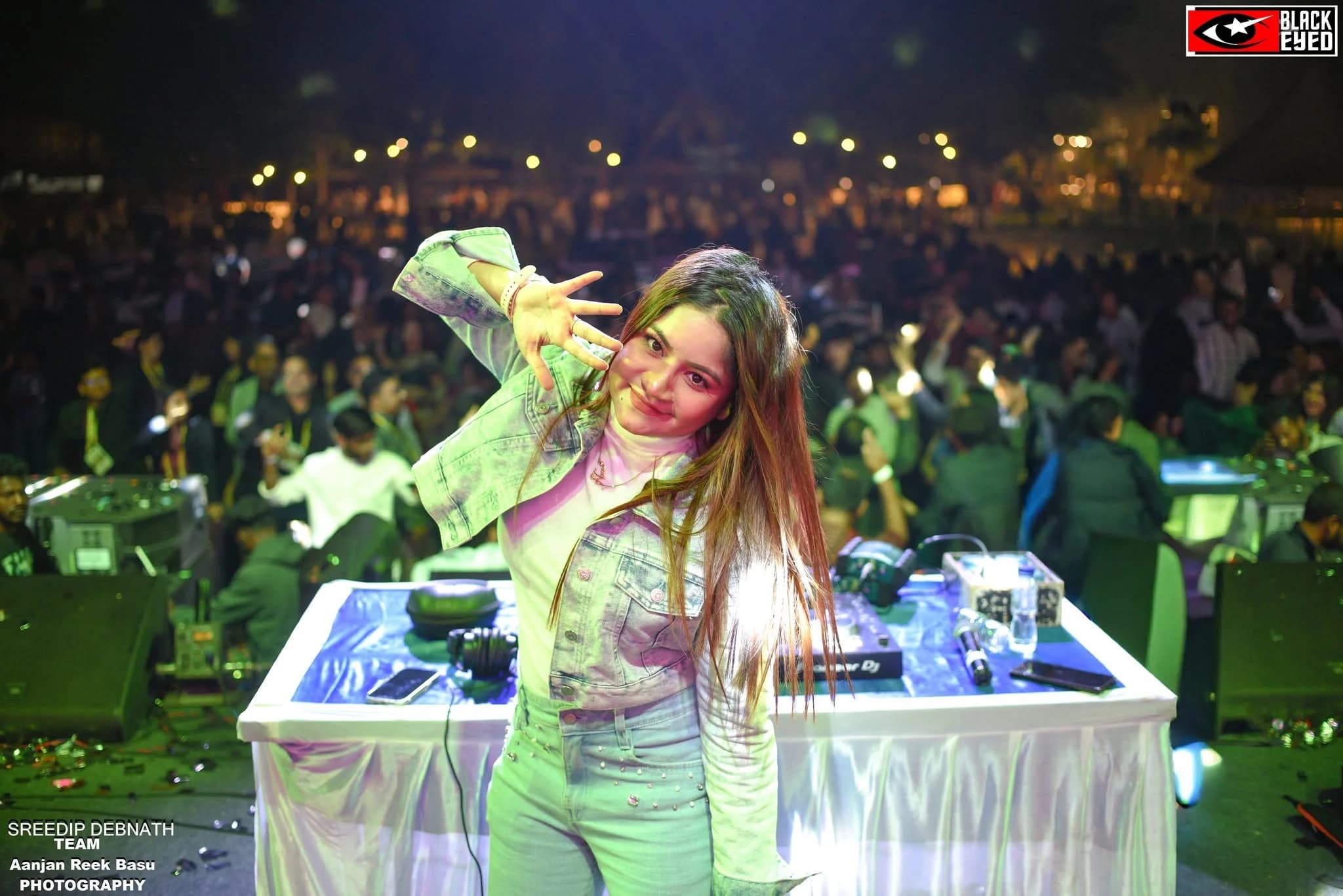 DJ Naaz live at Aquatica — BlackEyed event photograph 392