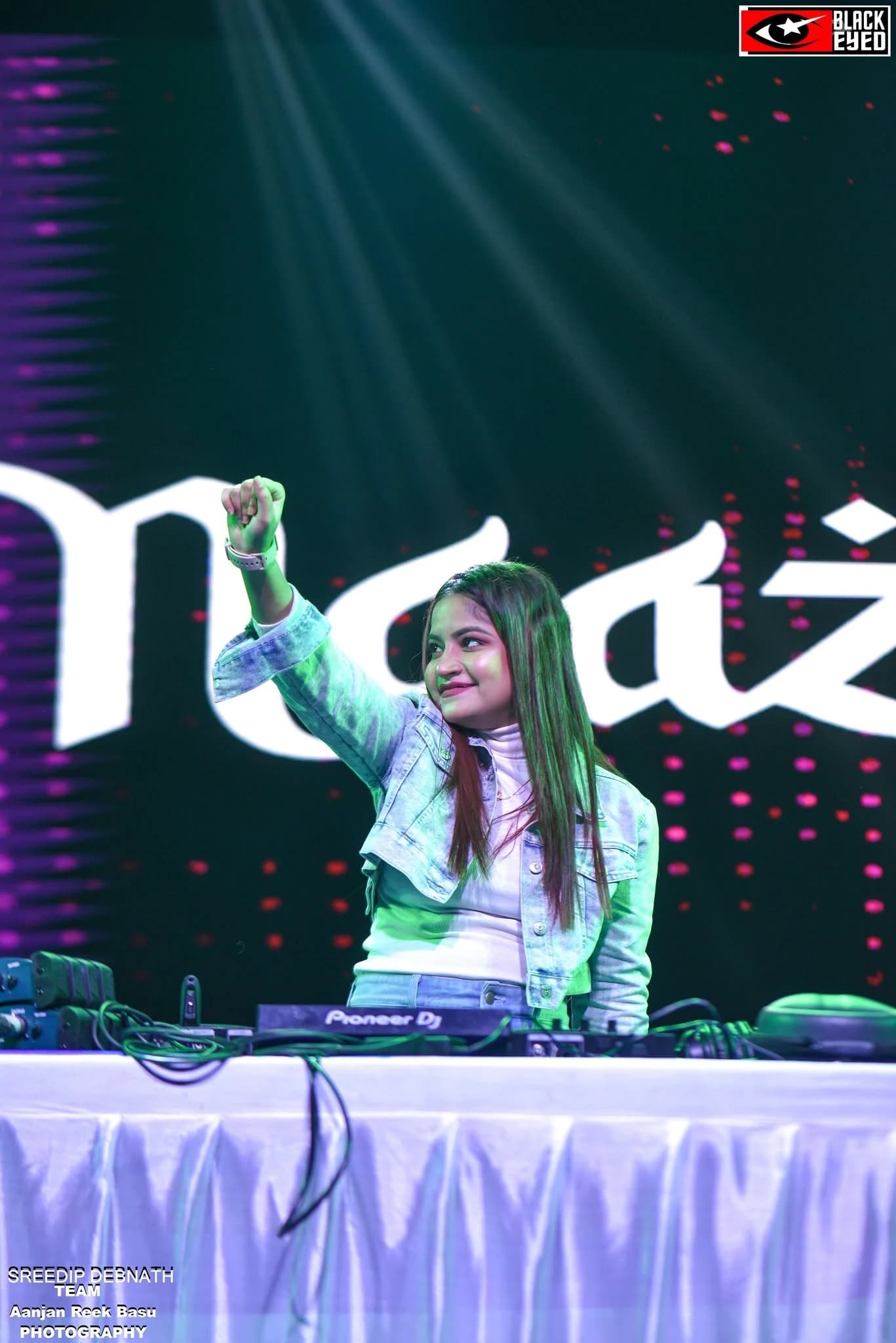 DJ Naaz live at Aquatica — BlackEyed event photograph 382
