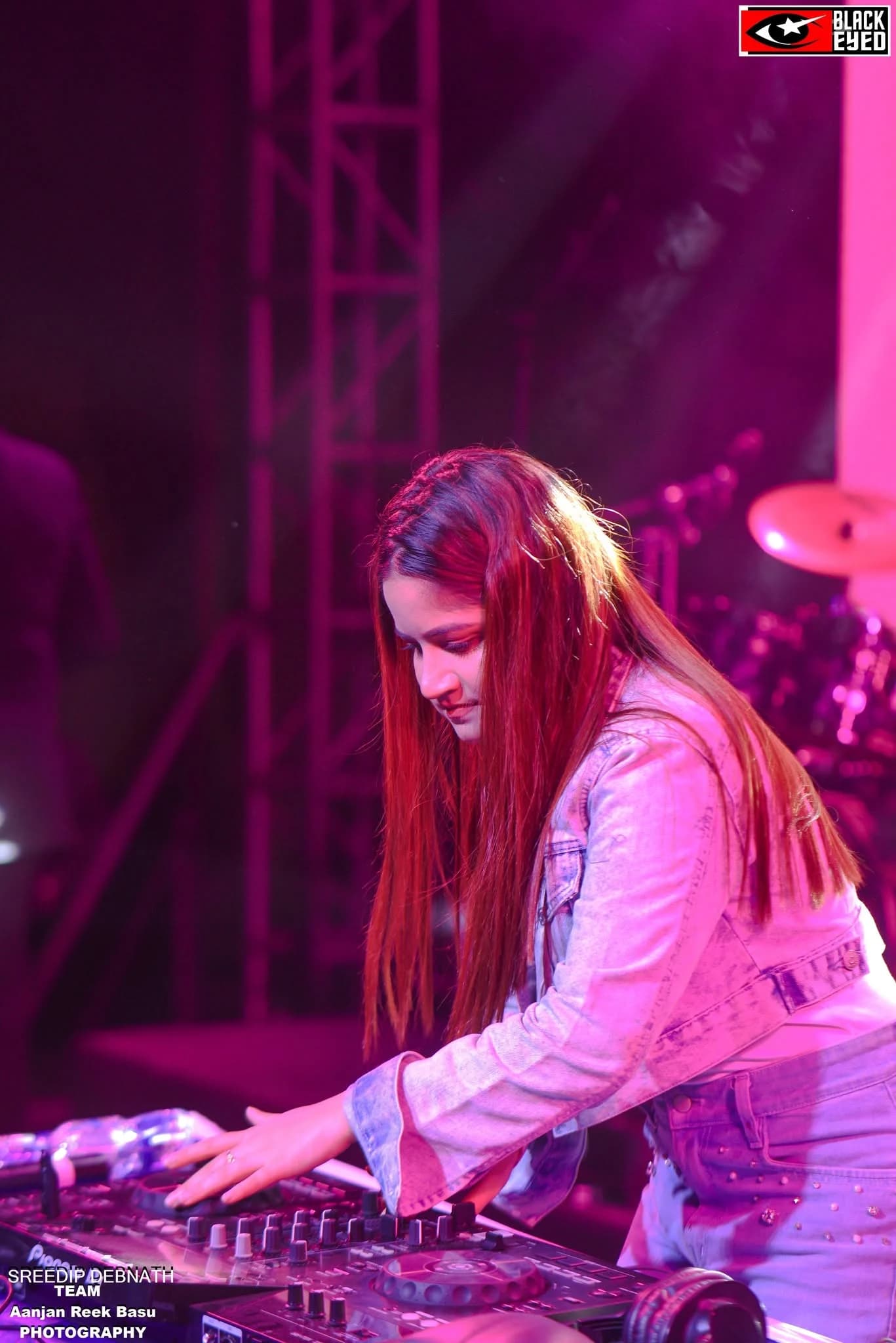 DJ Naaz live at Aquatica — BlackEyed event photograph 394