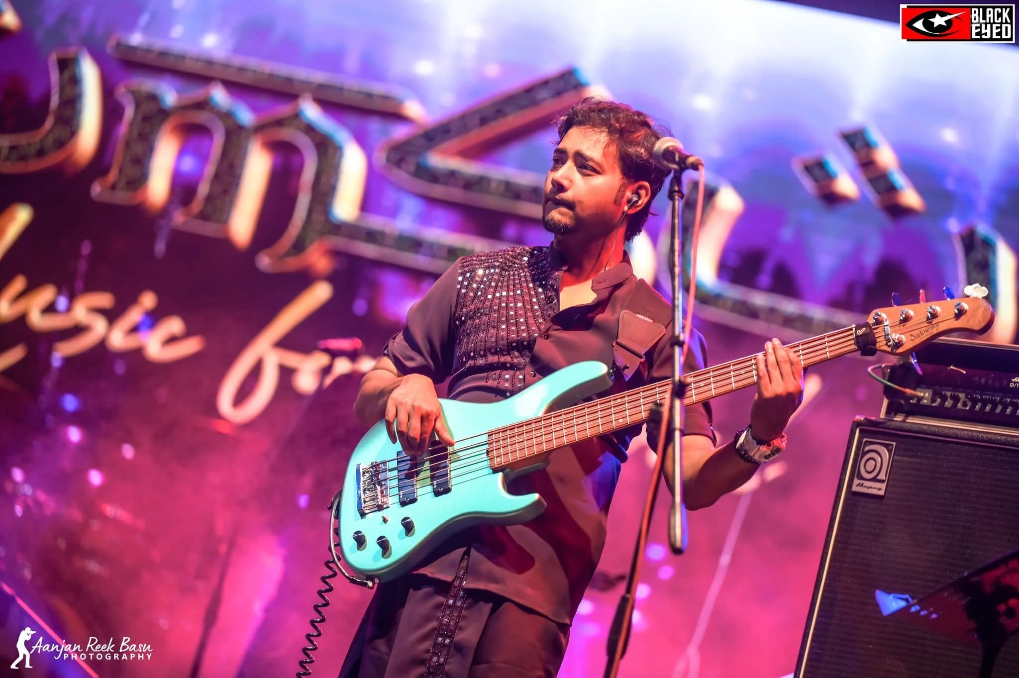 Humsufi live at SURGE — BlackEyed event photograph 200